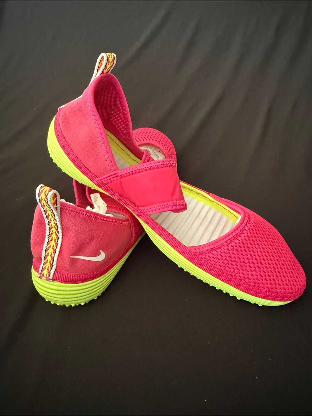 Nike Women's Solarsoft Aqua Slipper Water Shoes Pink/Volt Size 7